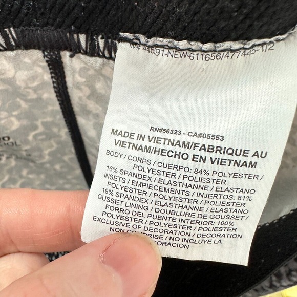 Nike Pro Hypercool Capri Leggings Womens M Gray Black Yoga‎ Stretch Athleisure - Picture 8 of 9